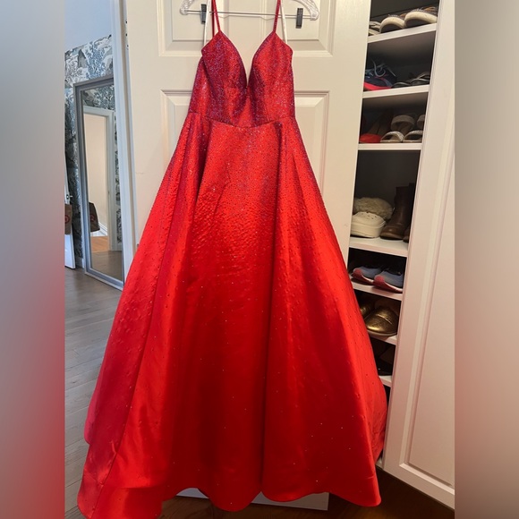 Sherri Hill 54286 Red Rhinestone Beaded Evening gown size 8 - Picture 5 of 11